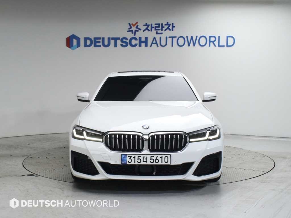 BMW 5시리즈 5시리즈 (G30) 520i M 스포츠 이미지 3