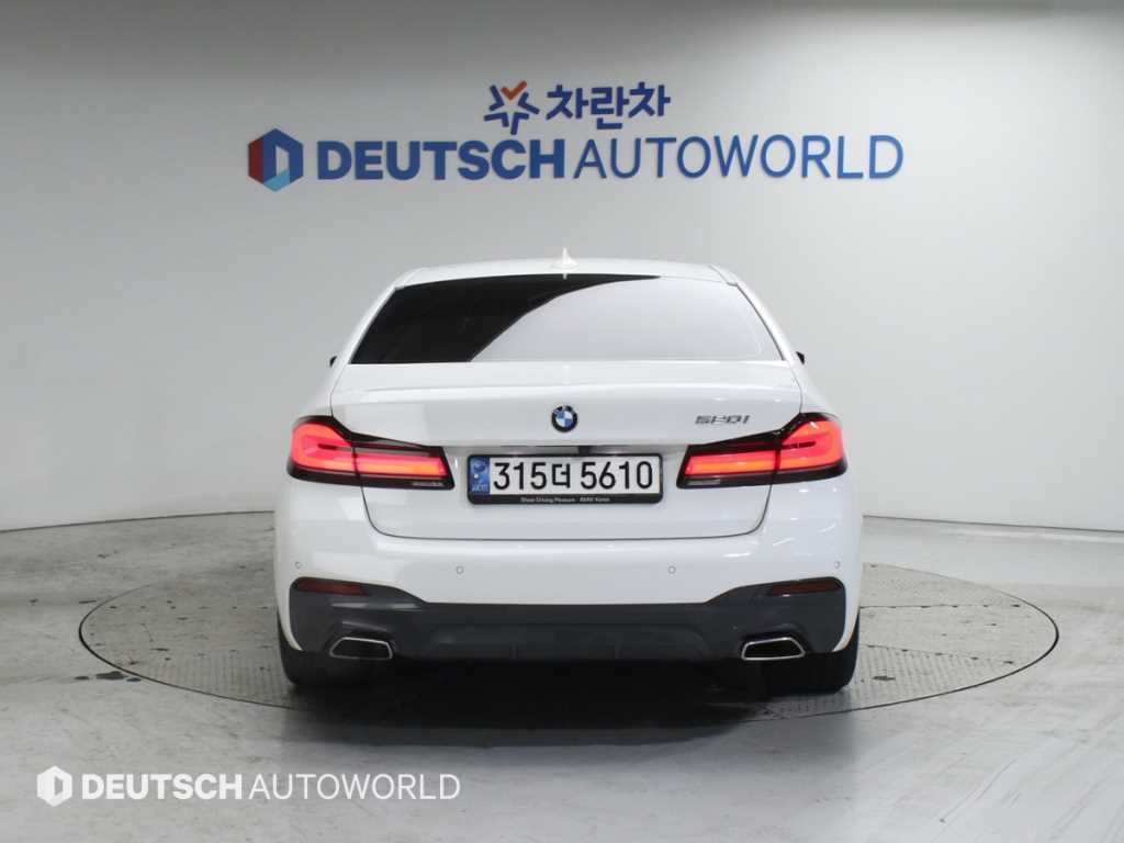 BMW 5시리즈 5시리즈 (G30) 520i M 스포츠 이미지 4