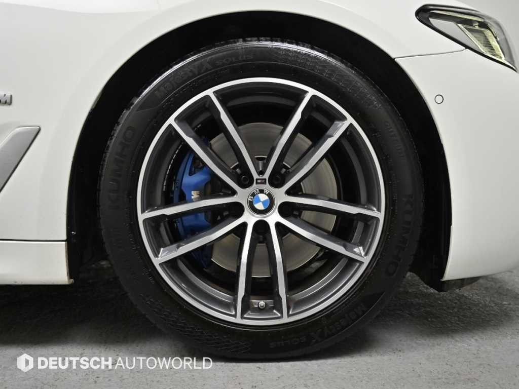 BMW 5시리즈 5시리즈 (G30) 520i M 스포츠 이미지 5