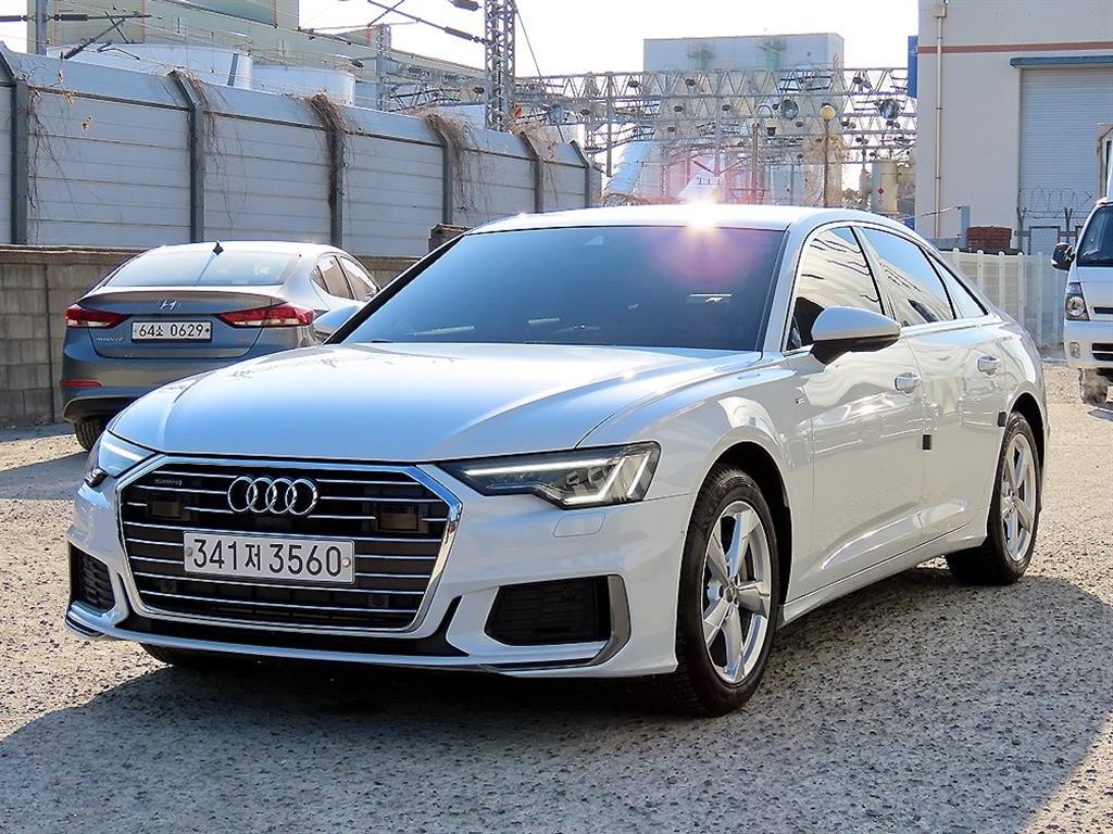 아우디 A6 A6 (C8) 45 TFSI 콰트로 이미지 2