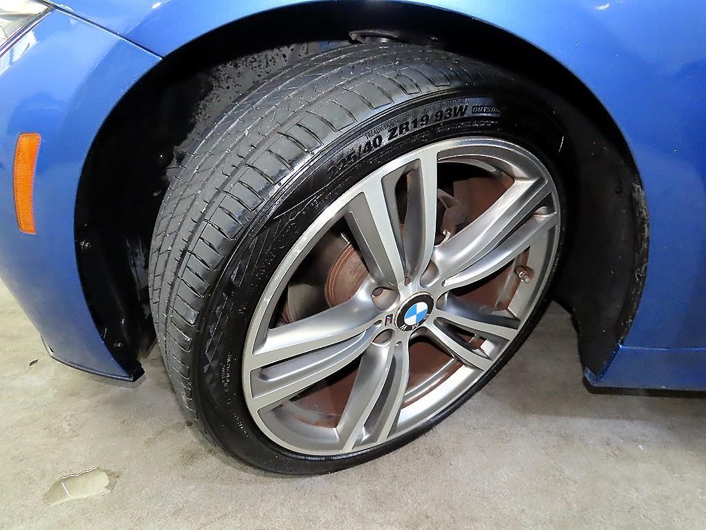 BMW 3시리즈 3시리즈 (F30) 320d 투어링 M 퍼포먼스 에디션 이미지 20