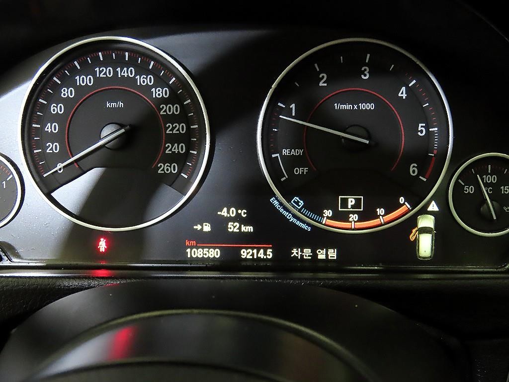 BMW 3시리즈 3시리즈 (F30) 320d 투어링 M 퍼포먼스 에디션 이미지 9