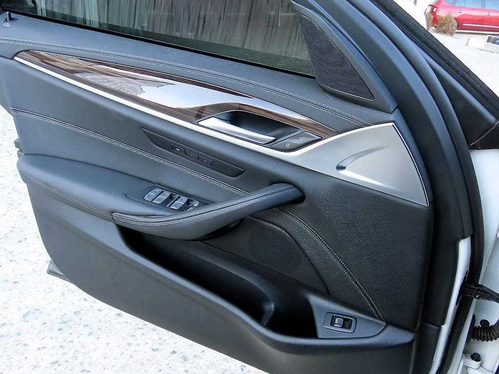 BMW 5시리즈 5시리즈 (G30) 520i M 스포츠 이미지 12
