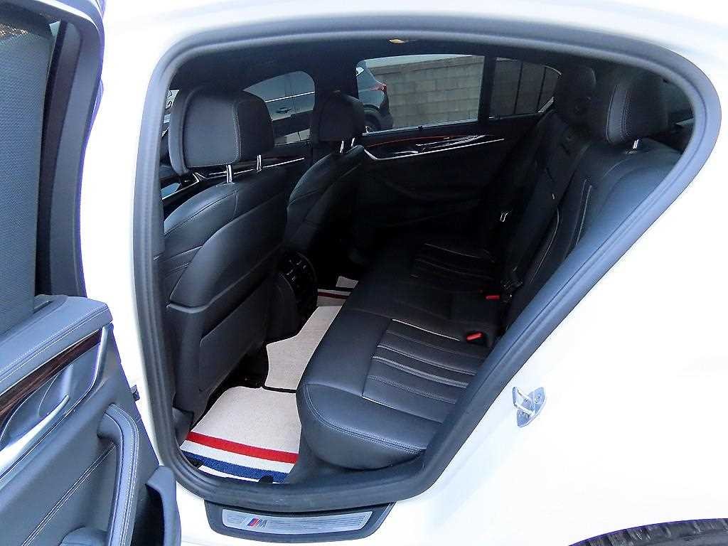 BMW 5시리즈 5시리즈 (G30) 520i M 스포츠 이미지 6
