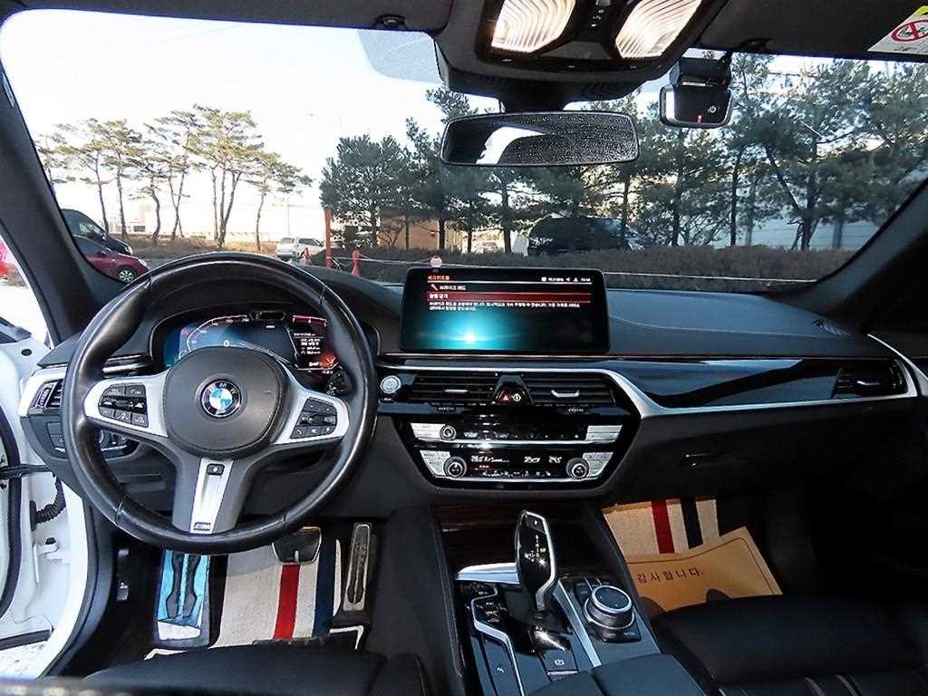 BMW 5시리즈 5시리즈 (G30) 520i M 스포츠 이미지 7