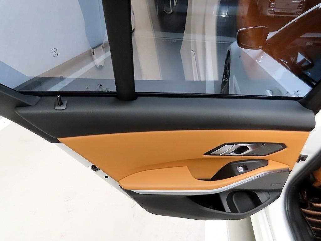 BMW 3시리즈 3시리즈 (G20) 320i M 스포츠 이미지 13