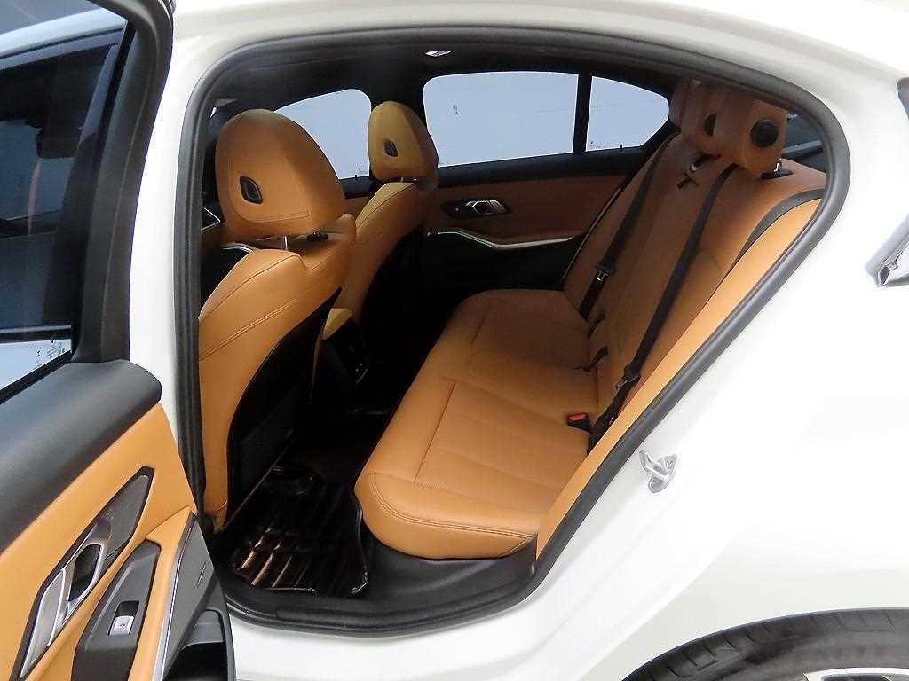 BMW 3시리즈 3시리즈 (G20) 320i M 스포츠 이미지 15
