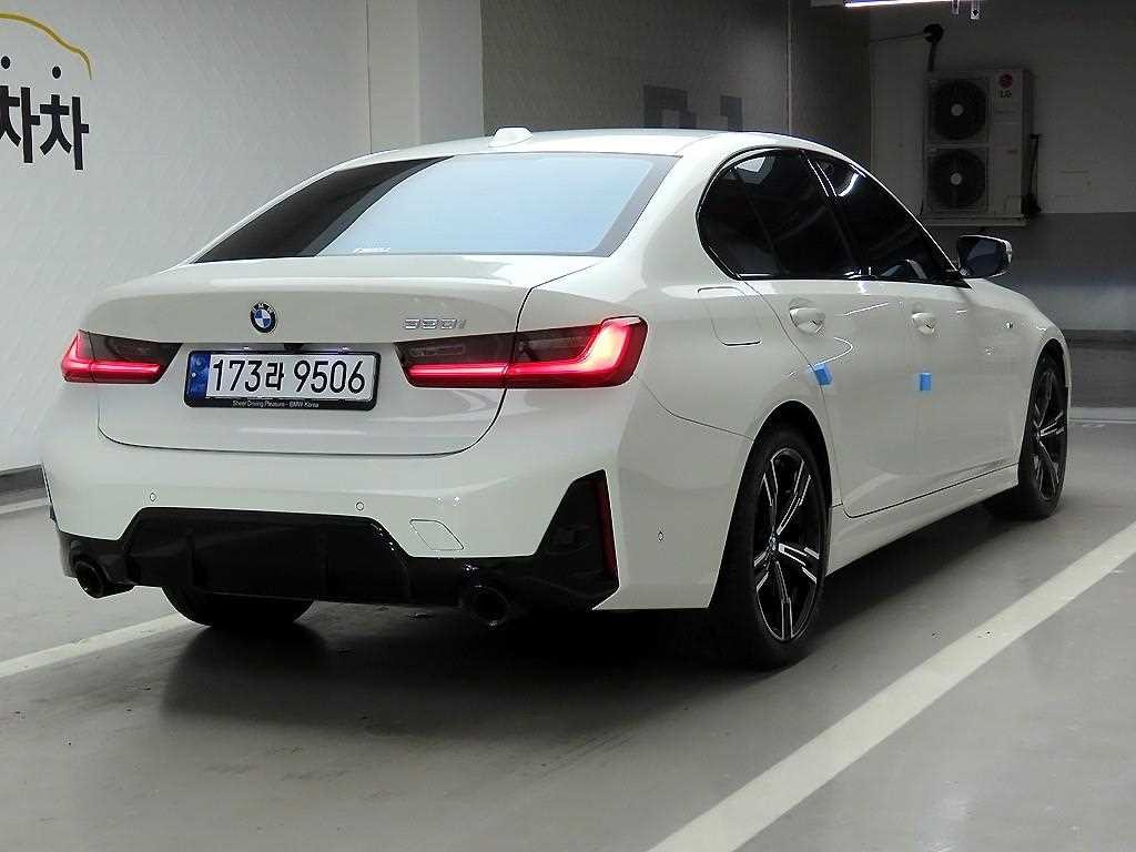 BMW 3시리즈 3시리즈 (G20) 320i M 스포츠 이미지 4