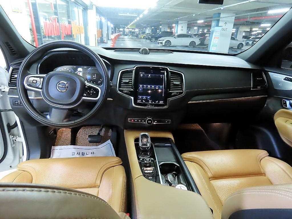 볼보 XC90 XC90 2세대 2.0 T8 AWD 인스크립션 이미지 10