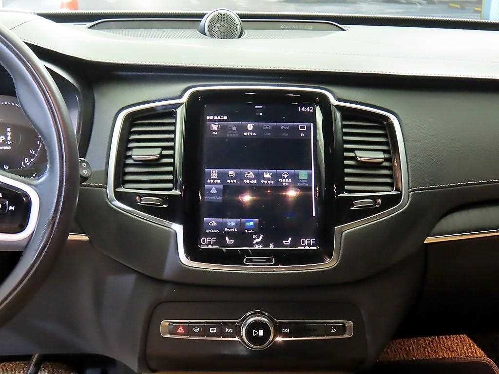 볼보 XC90 XC90 2세대 2.0 T8 AWD 인스크립션 이미지 11