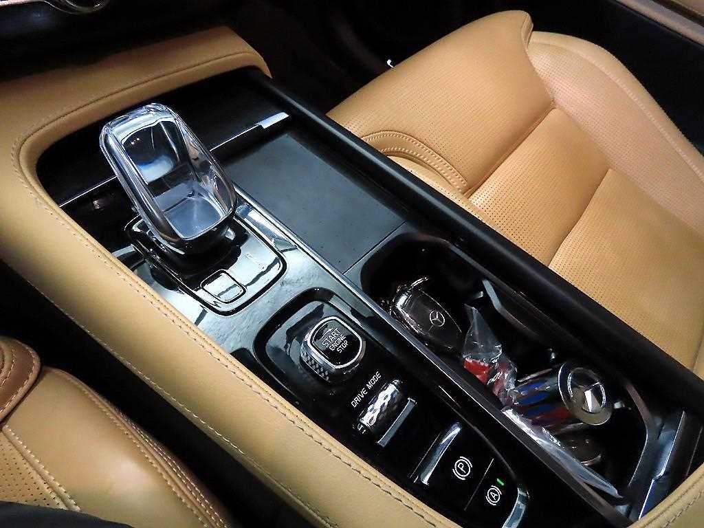볼보 XC90 XC90 2세대 2.0 T8 AWD 인스크립션 이미지 12