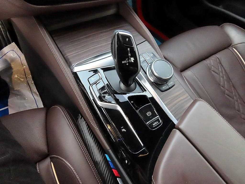 BMW 5시리즈 5시리즈 (G30) 523d M 스포츠 이미지 11