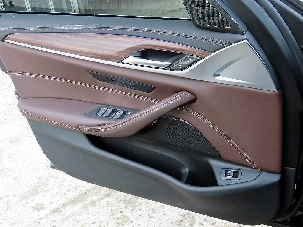 BMW 5시리즈 5시리즈 (G30) 523d M 스포츠 이미지 12