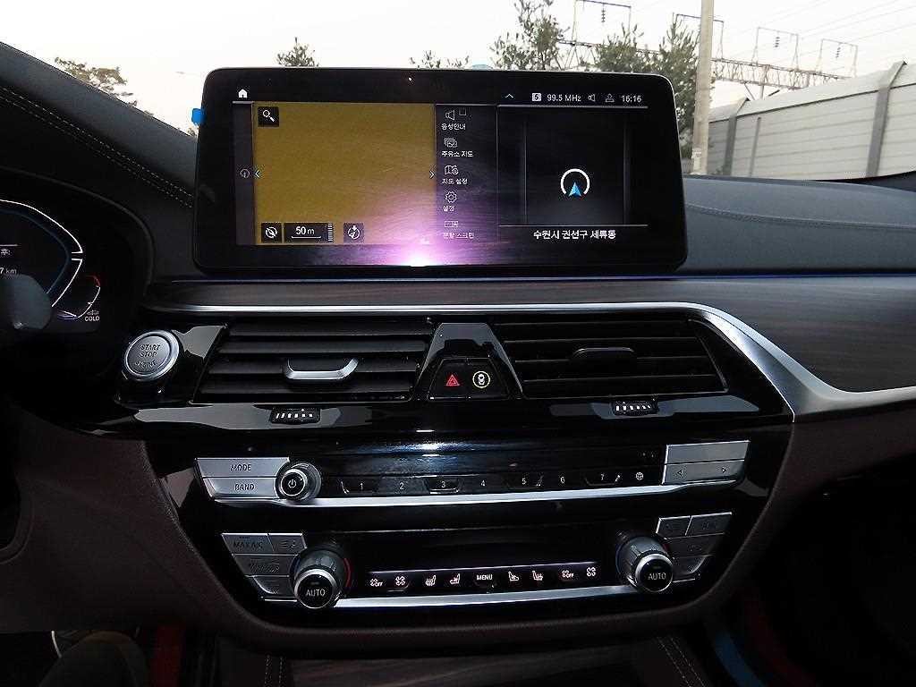 BMW 5시리즈 5시리즈 (G30) 523d M 스포츠 이미지 13