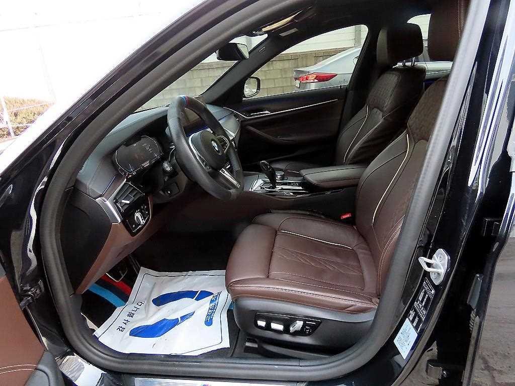 BMW 5시리즈 5시리즈 (G30) 523d M 스포츠 이미지 5