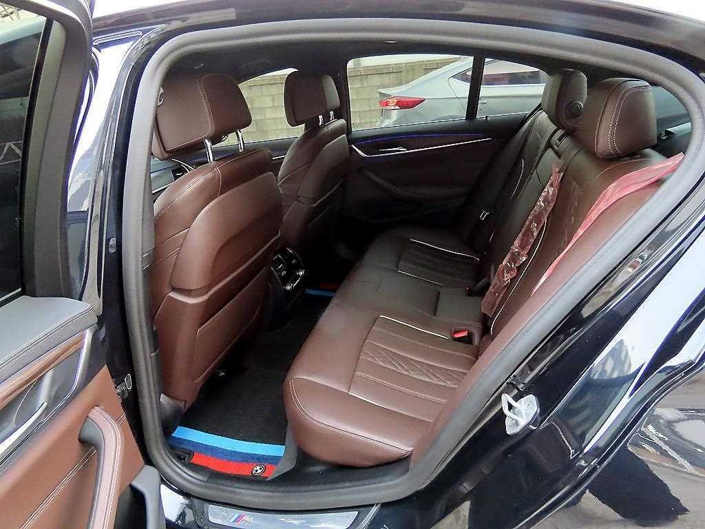 BMW 5시리즈 5시리즈 (G30) 523d M 스포츠 이미지 6