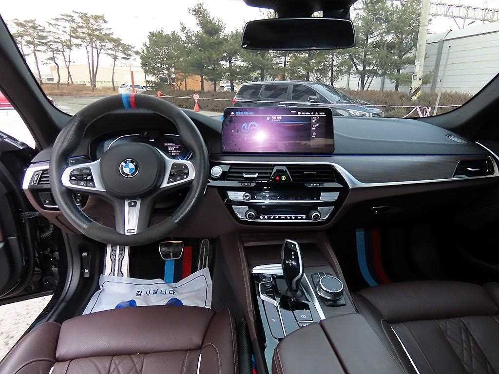 BMW 5시리즈 5시리즈 (G30) 523d M 스포츠 이미지 7