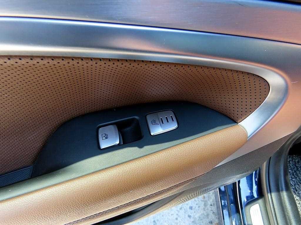 제네시스 G70 2.2D AWD 엘리트 이미지 16