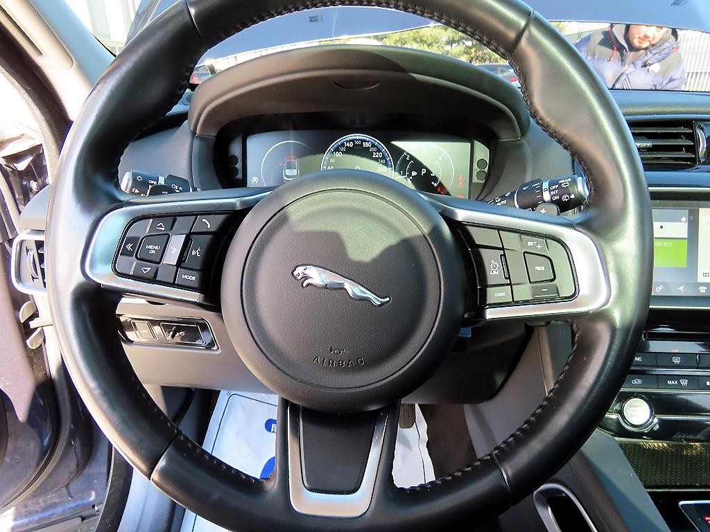 재규어 F-PACE 20d 프레스티지 이미지 8