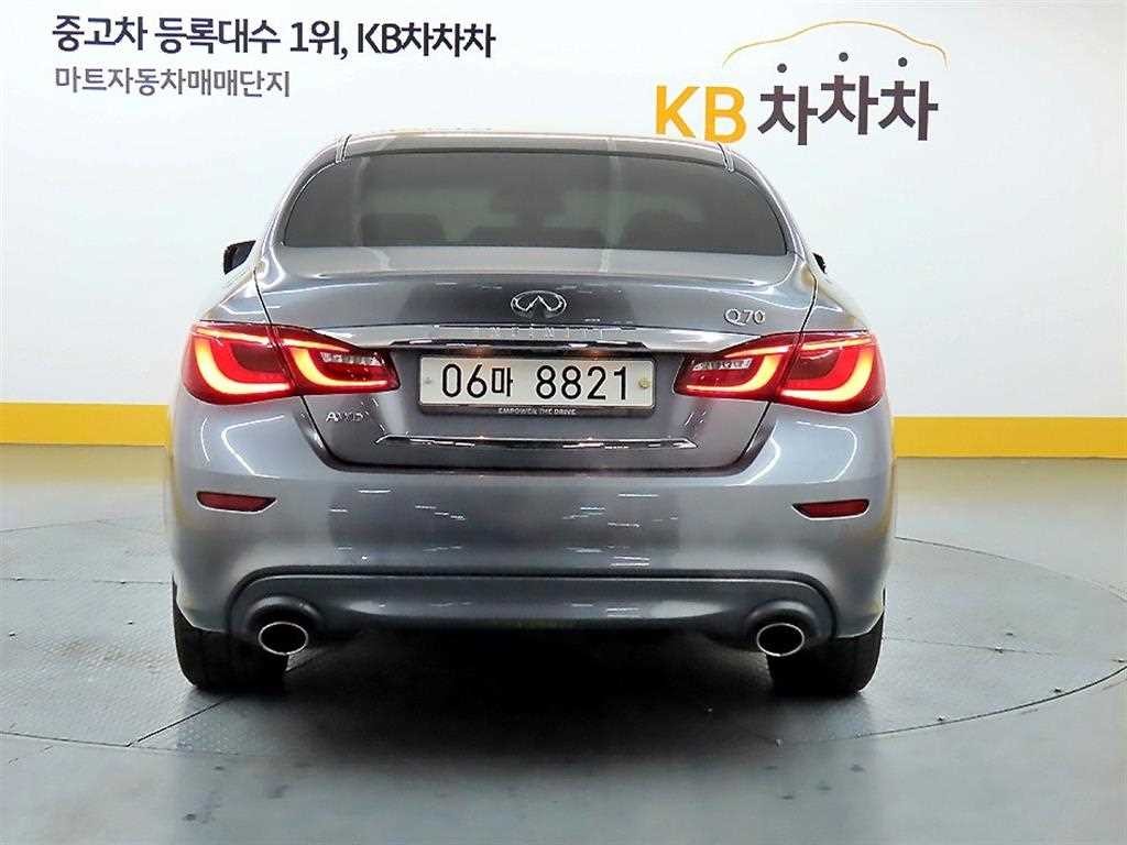 인피니티 Q Q70 3.7AWD 이미지 3