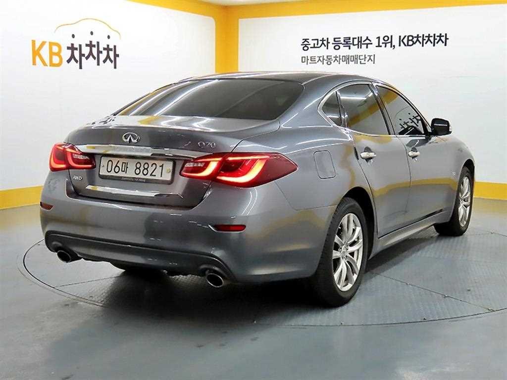 인피니티 Q Q70 3.7AWD 이미지 4