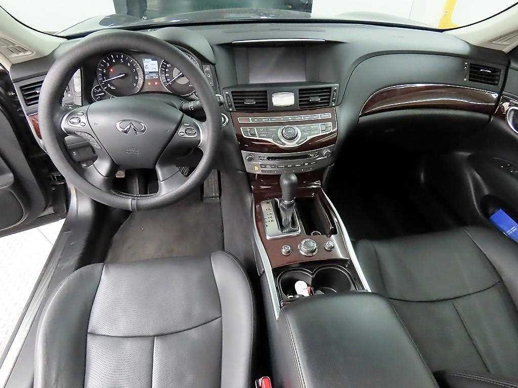 인피니티 Q Q70 3.7AWD 이미지 7