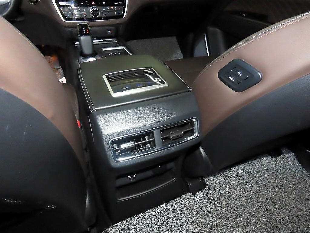 KG모빌리티(쌍용) 렉스턴 올 뉴 렉스턴 (Y450) 디젤 2.2 4WD 마스터 이미지 14