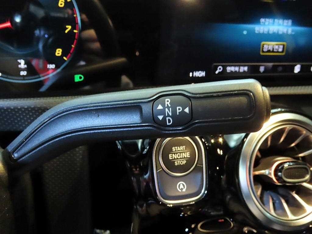 벤츠 A 클래스 A클래스 W177 A220 세단 이미지 12