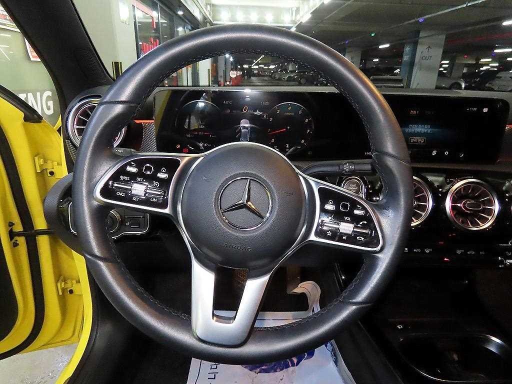 벤츠 A 클래스 A클래스 W177 A220 세단 이미지 8