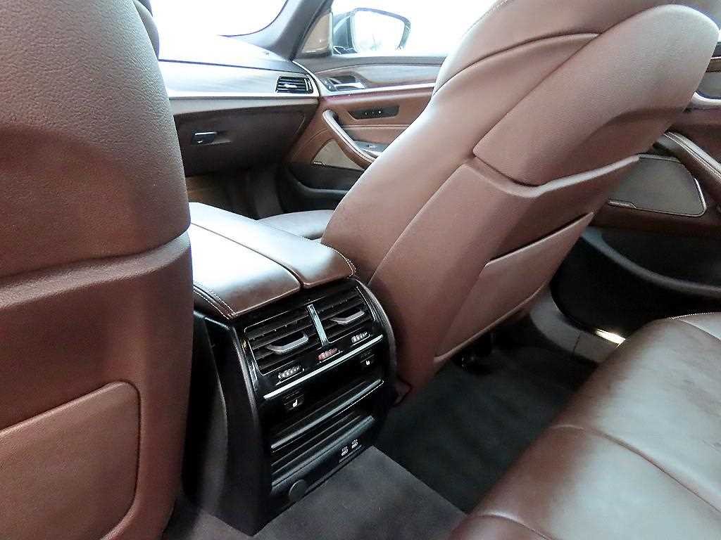 BMW 5시리즈 5시리즈 (G30) 520i M 스포츠 이미지 16