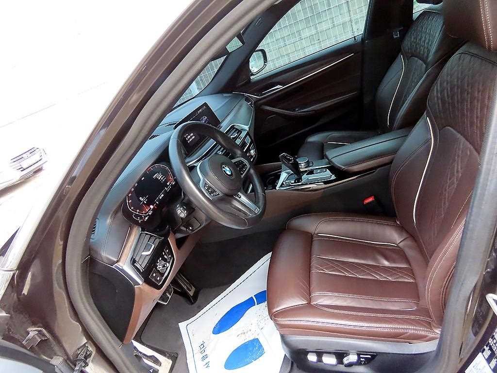 BMW 5시리즈 5시리즈 (G30) 520i M 스포츠 이미지 5