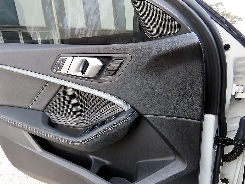 BMW 1시리즈 1시리즈 (F40) 120i 스포츠 이미지 11