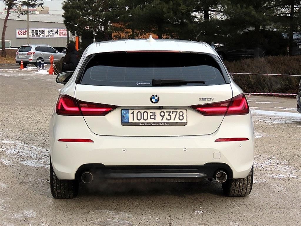 BMW 1시리즈 1시리즈 (F40) 120i 스포츠 이미지 4