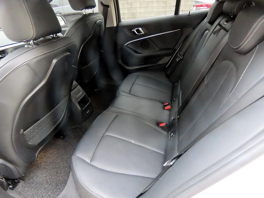 BMW 1시리즈 1시리즈 (F40) 120i 스포츠 이미지 6