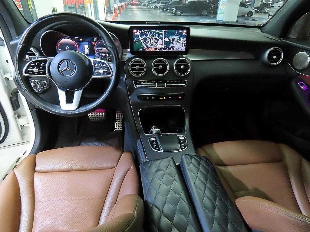 벤츠 GLC 클래스 GLC클래스 X253 GLC 300 4MATIC 쿠페 이미지 1