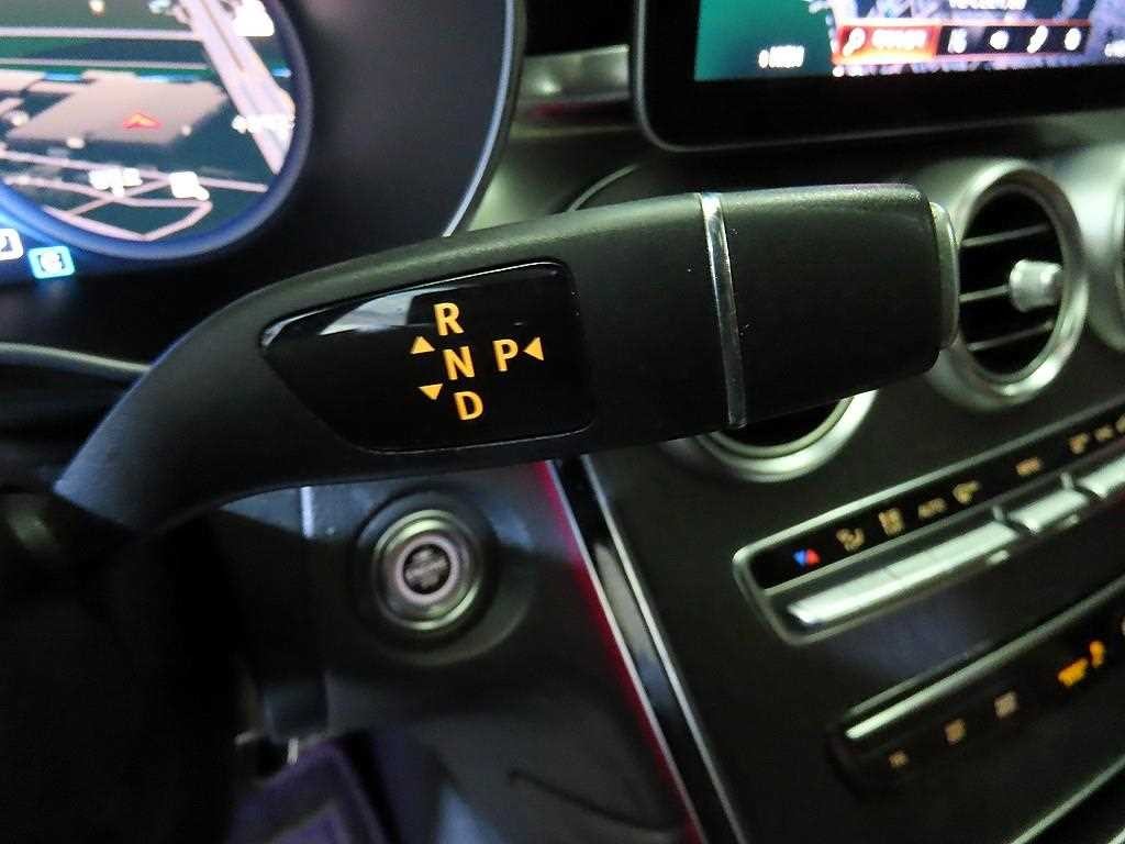 벤츠 GLC 클래스 GLC클래스 X253 GLC 300 4MATIC 쿠페 이미지 12