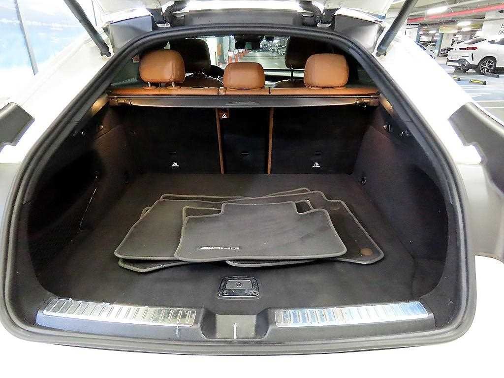 벤츠 GLC 클래스 GLC클래스 X253 GLC 300 4MATIC 쿠페 이미지 16