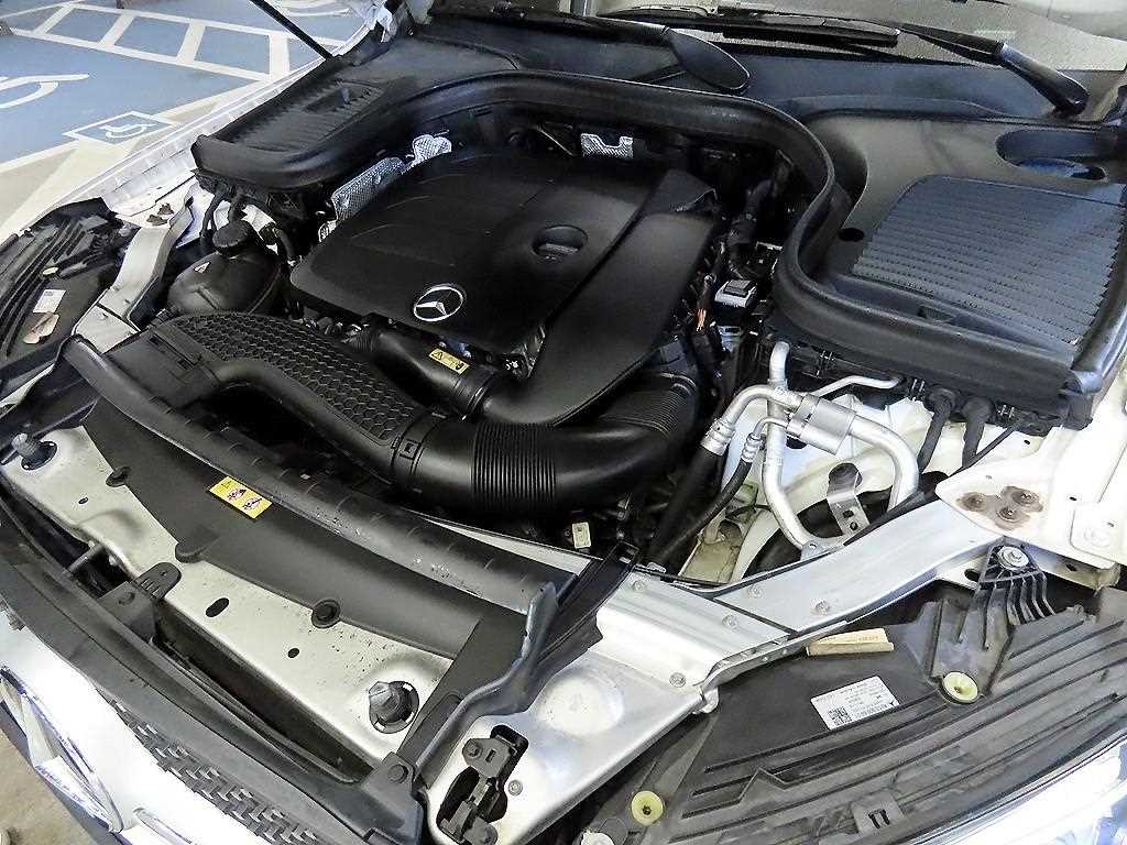 벤츠 GLC 클래스 GLC클래스 X253 GLC 300 4MATIC 쿠페 이미지 19