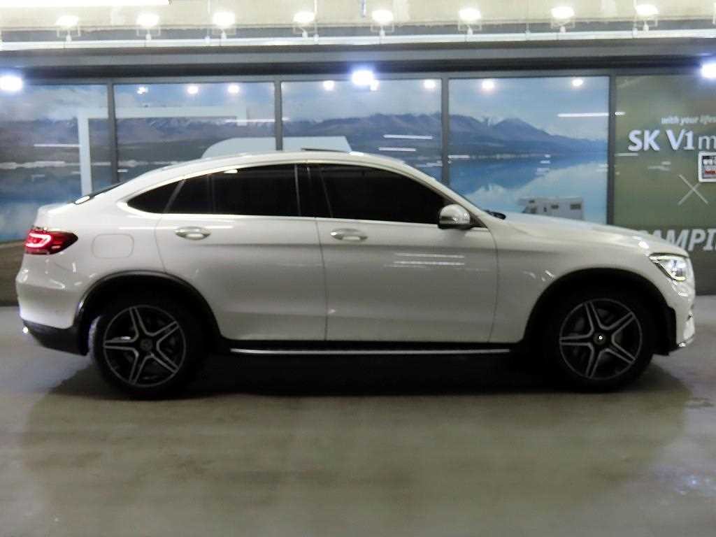벤츠 GLC 클래스 GLC클래스 X253 GLC 300 4MATIC 쿠페 이미지 4