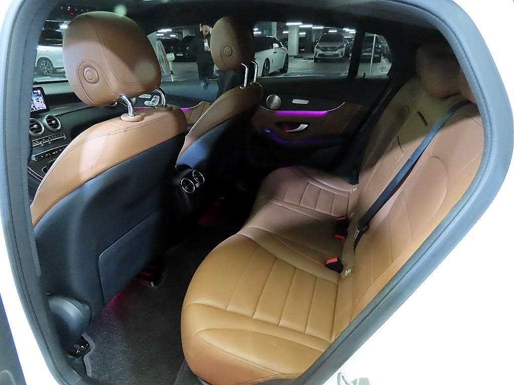 벤츠 GLC 클래스 GLC클래스 X253 GLC 300 4MATIC 쿠페 이미지 8