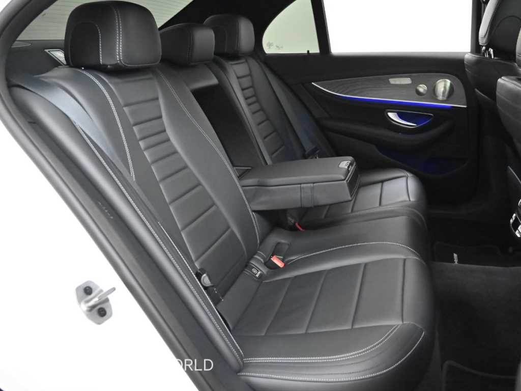 벤츠 E 클래스 E-클래스 W213 E300 4MATIC AMG LINE 이미지 12