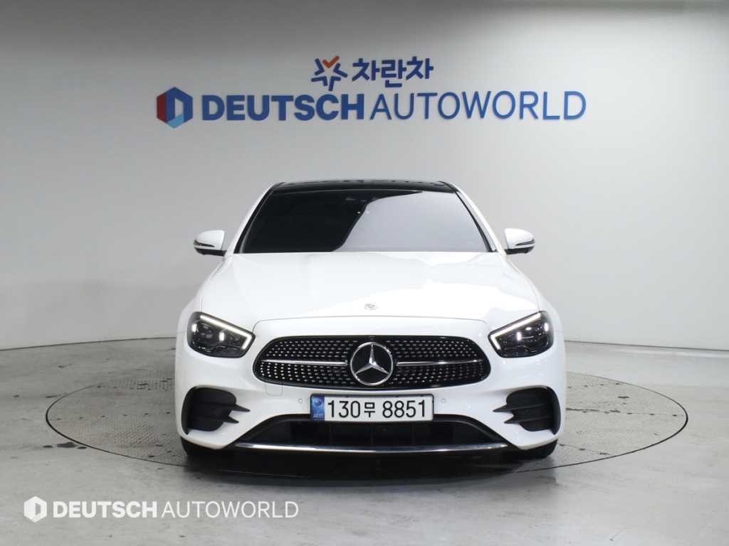 벤츠 E 클래스 E-클래스 W213 E300 4MATIC AMG LINE 이미지 3