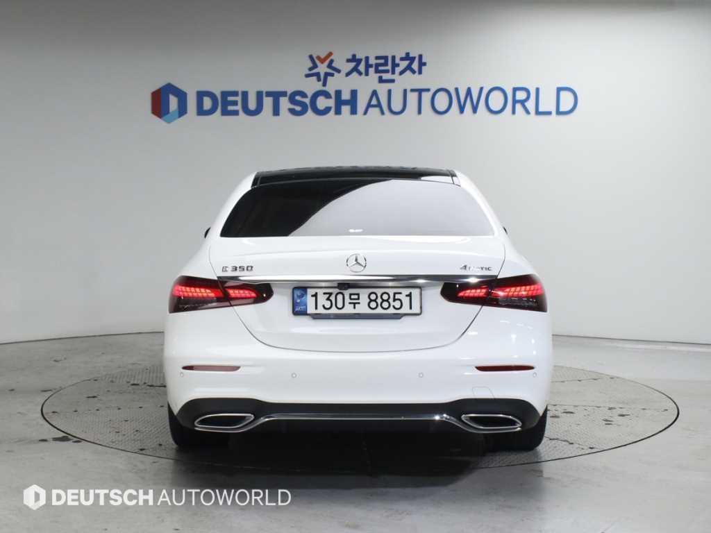 벤츠 E 클래스 E-클래스 W213 E300 4MATIC AMG LINE 이미지 4