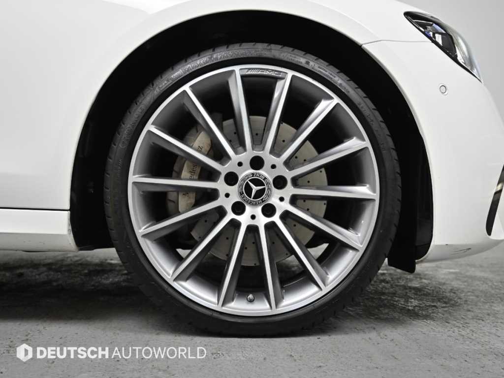 벤츠 E 클래스 E-클래스 W213 E300 4MATIC AMG LINE 이미지 5
