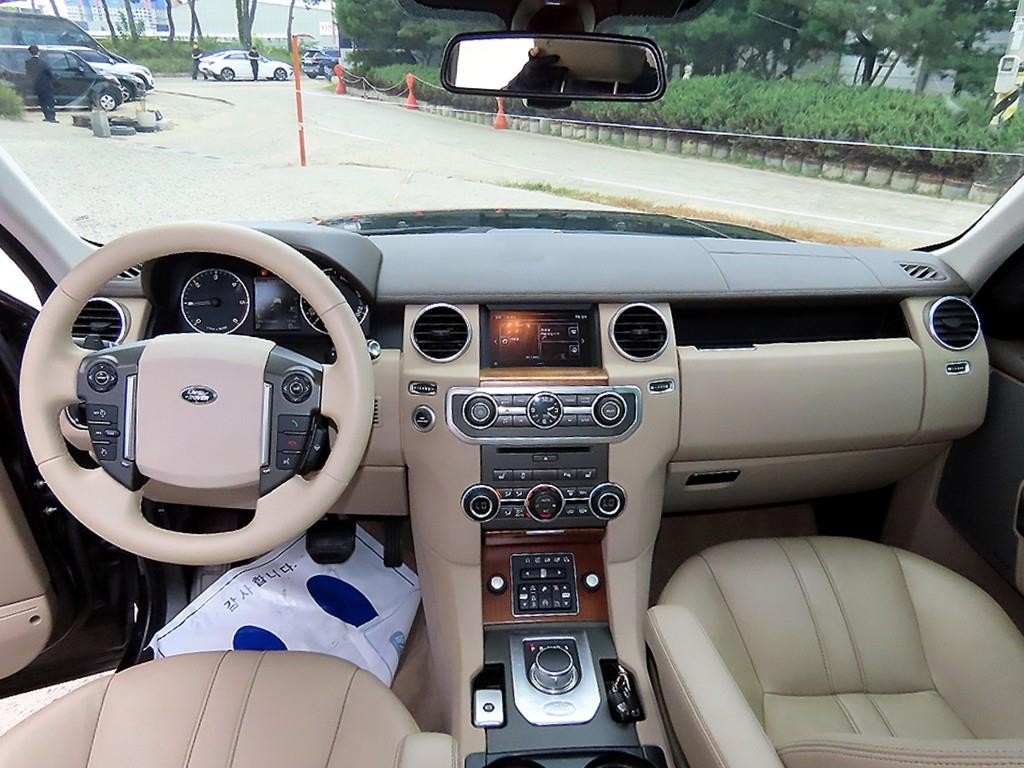 랜드로버 디스커버리 디스커버리4 3.0 SDV6 HSE 이미지 7