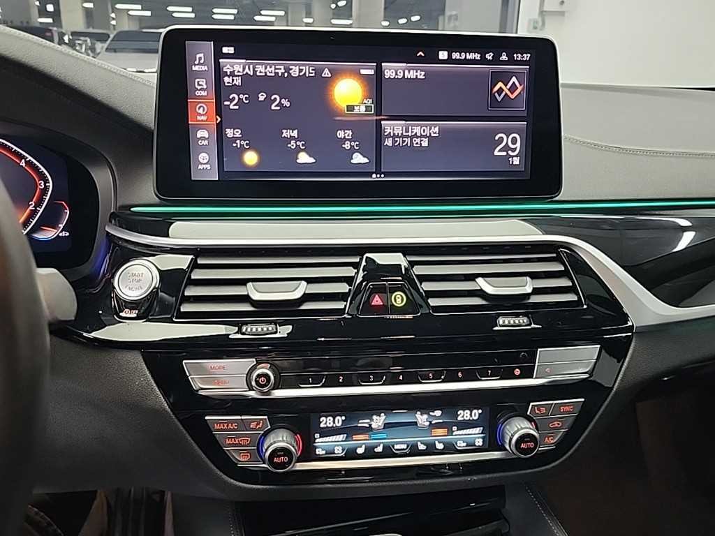 BMW 5시리즈 5시리즈 (G30) 530i M 스포츠 이미지 10