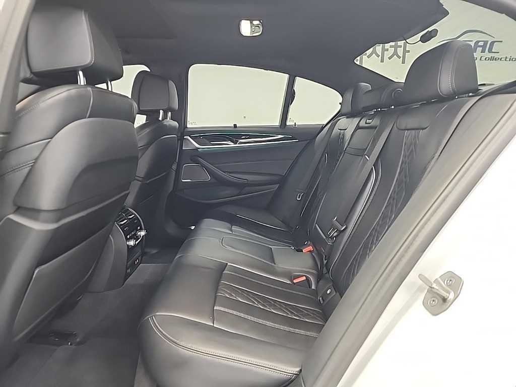 BMW 5시리즈 5시리즈 (G30) 530i M 스포츠 이미지 12