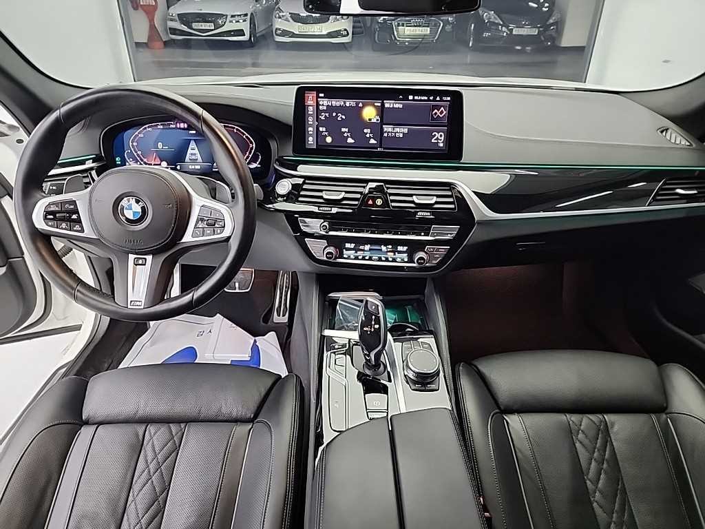 BMW 5시리즈 5시리즈 (G30) 530i M 스포츠 이미지 7