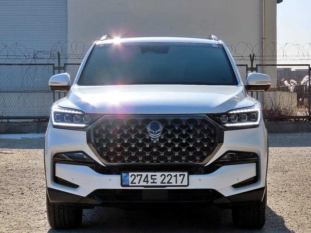 KG모빌리티(쌍용) 렉스턴 올 뉴 렉스턴 (Y450) 디젤 2.2 4WD 더 블랙 이미지 2