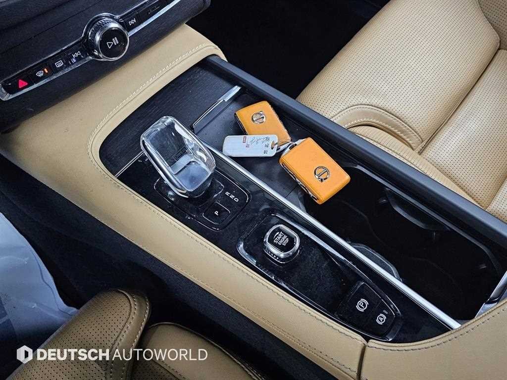 볼보 XC90 XC90 2세대 2.0 T8 AWD 얼티메이트 브라이트 이미지 9